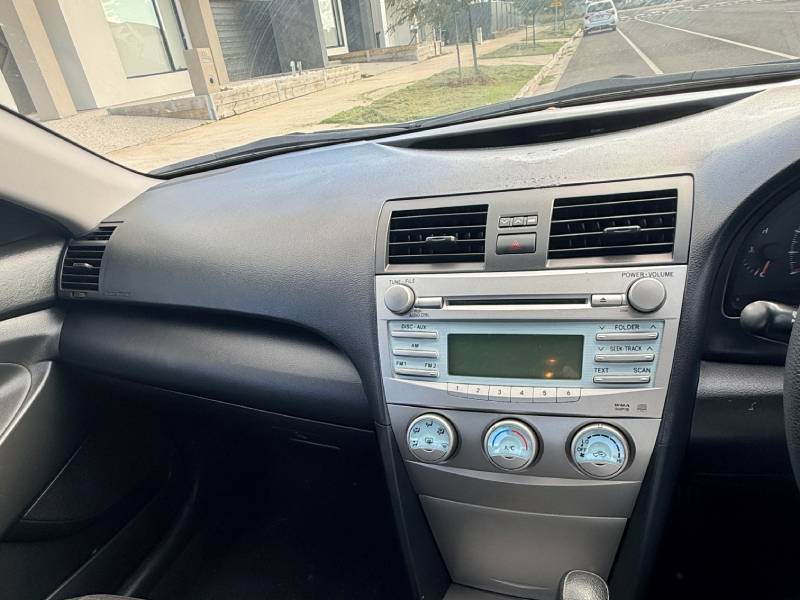 2009 Toyota Camry thumbnail 2